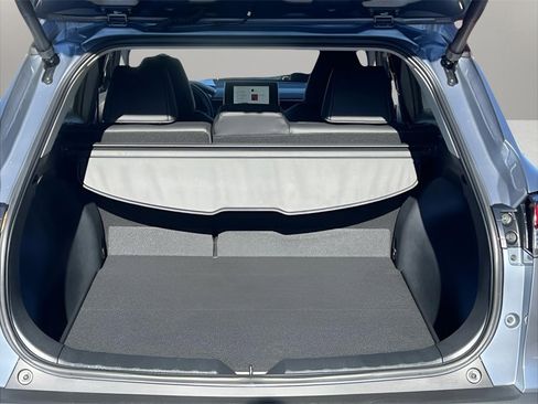 Certified 2024 Toyota Corolla Cross XLE image 17