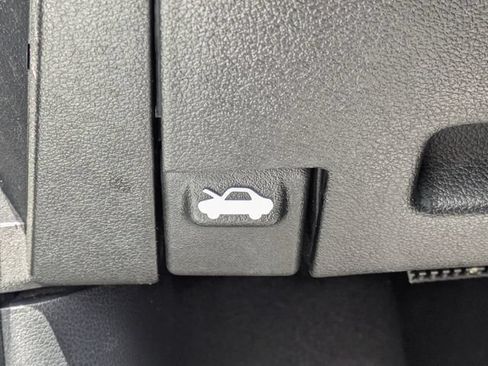 Used 2024 Hyundai Venue SEL FWD image 31