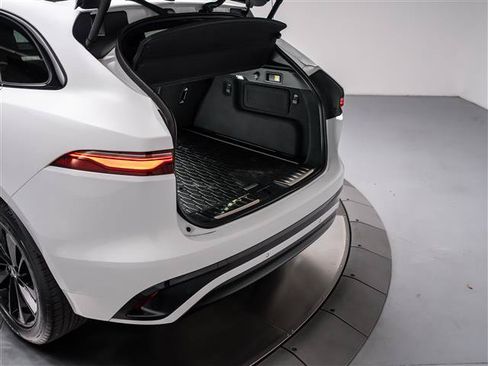 New 2025 Jaguar F-PACE R-Dynamic S AWD/4WD image 32
