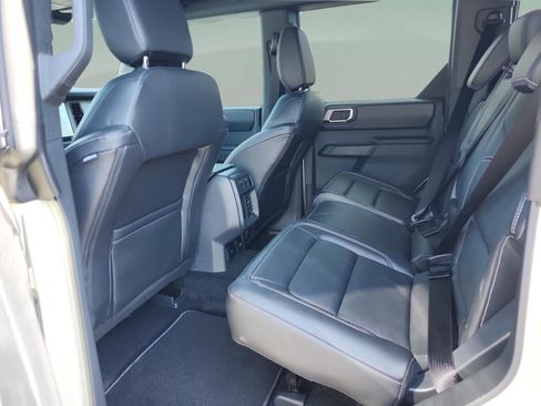 New 2025 Ford Bronco Outer Banks image 17