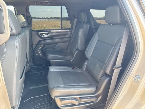 Used 2022 Chevrolet Tahoe LT w/ LT Signature Plus Package RWD image 23