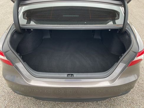 Used 2019 Toyota Camry LE image 30