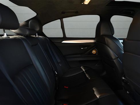 Used 2015 BMW M5 image 28