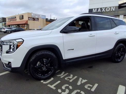 Used 2022 GMC Terrain AT4 w/ Infotainment Package II image 6