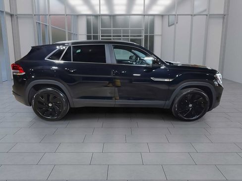 Used 2026 Volkswagen Atlas Cross Sport SE w/ Panoramic Sunroof Package AWD/4WD image 9