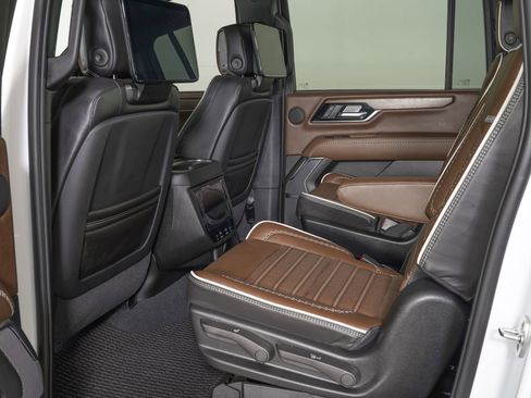 Used 2026 GMC Yukon XL Denali Ultimate AWD/4WD image 16