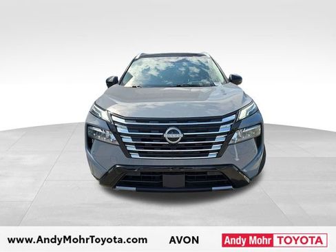 Used 2025 Nissan Rogue Platinum w/ Tech Package image 3