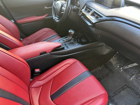 Used 2021 Lexus UX 200 F Sport w/ Accessory Package (Z2) FWD image 18