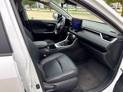 Used 2023 Toyota RAV4 XLE Premium AWD/4WD image 18