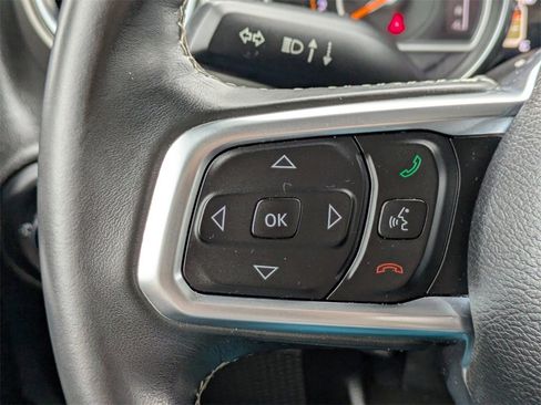 Used 2018 Jeep Wrangler Unlimited Sahara image 25