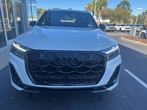 New 2026 Audi SQ7 Premium Plus AWD/4WD image 3