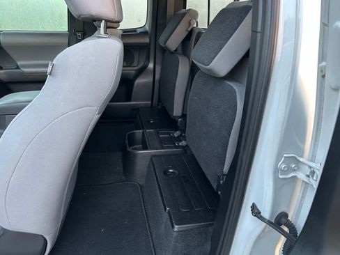 Used 2021 Toyota Tacoma SR w/ SR Convenience Package image 13