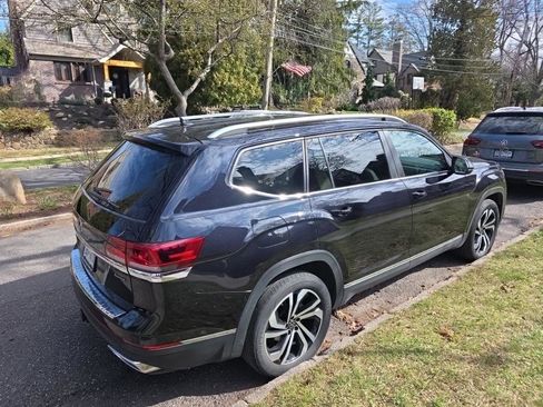 Used 2023 Volkswagen Atlas SEL image 2