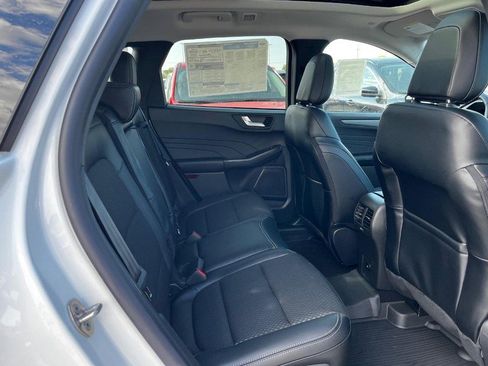 New 2025 Ford Escape PHEV FWD image 4