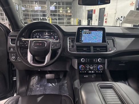 Used 2023 GMC Yukon XL SLT w/ SLT Premium Package image 34