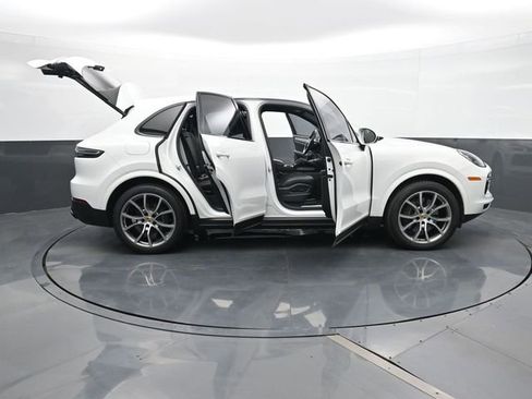 Certified 2022 Porsche Cayenne Platinum Edition AWD/4WD image 34