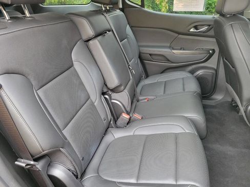 Used 2021 GMC Acadia SLT w/ Trailering Package image 11