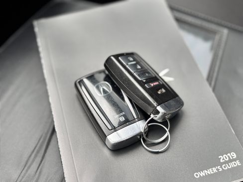 Used 2019 Acura TLX image 7