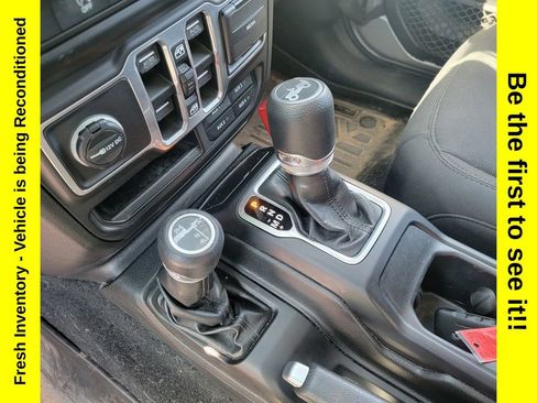 Used 2018 Jeep Wrangler Unlimited Sport S AWD/4WD image 23