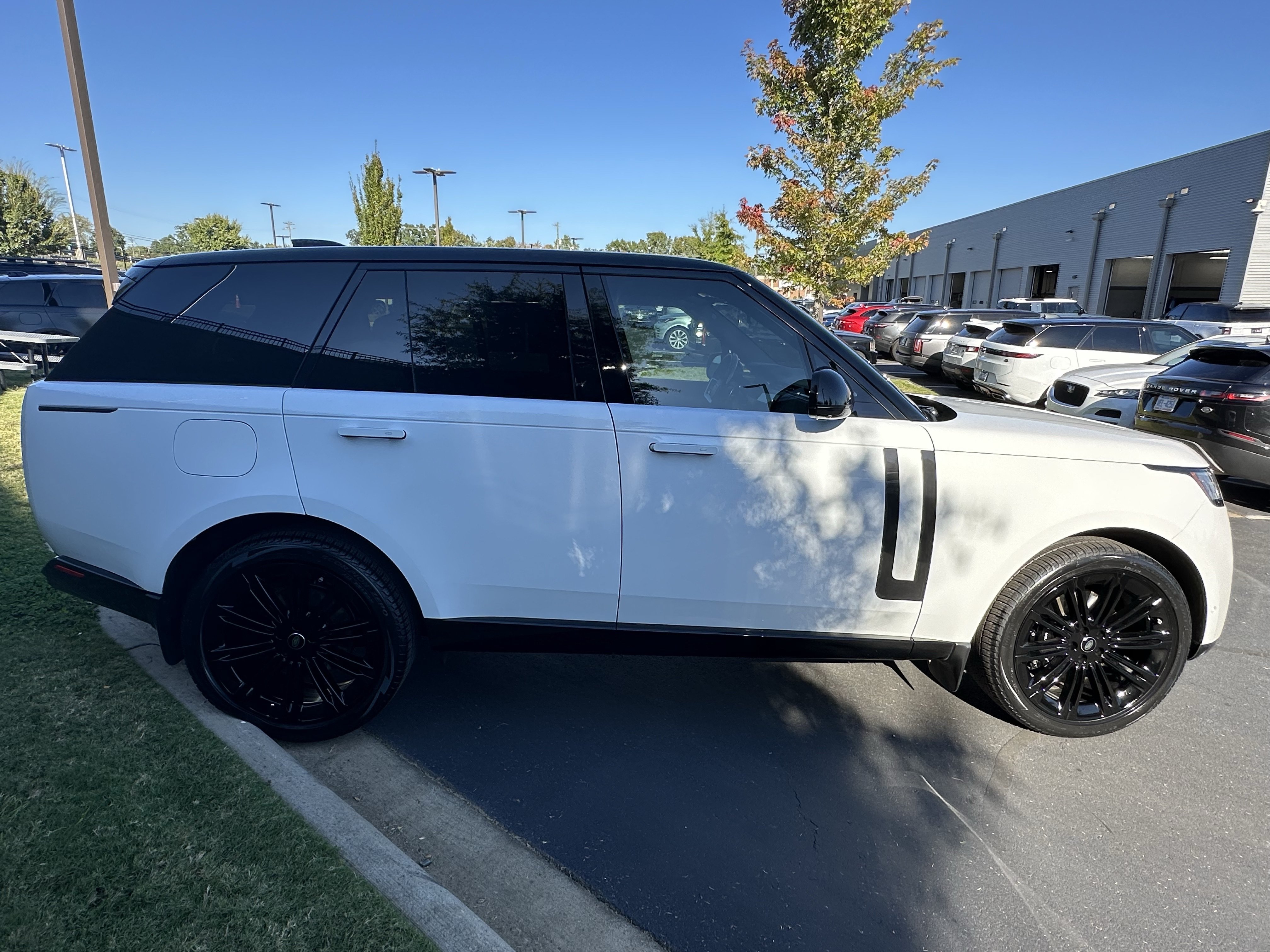 Certified 2023 Land Rover Range Rover SE AWD/4WD image 8
