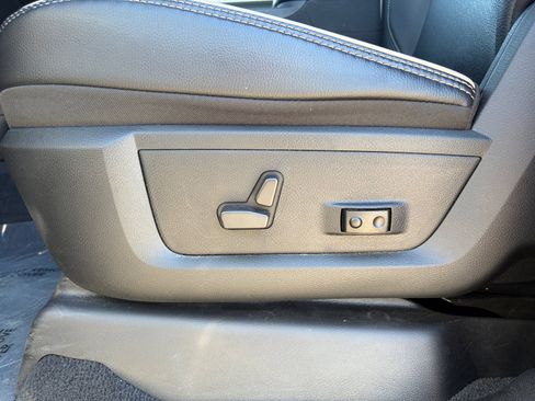 Used 2024 RAM 2500 Laramie w/ Safety Group AWD/4WD image 15
