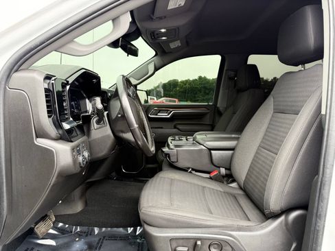 Used 2022 Chevrolet Silverado 1500 LT AWD/4WD image 17