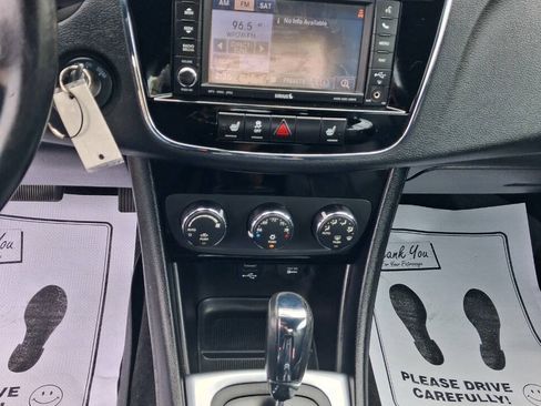 Used 2013 Chrysler 200 Limited FWD image 14
