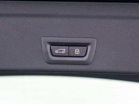 New 2026 BMW X6 xDrive40i w/ Executive Package image 32