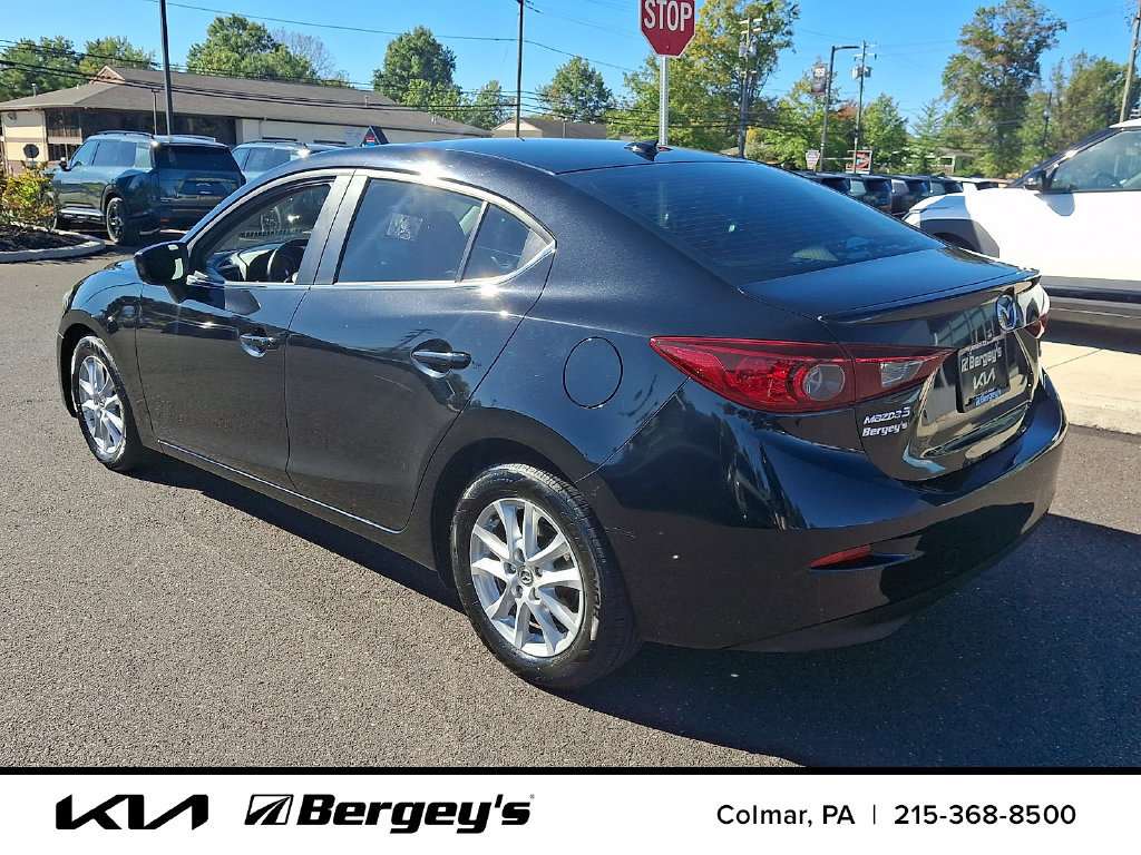 Used 2016 MAZDA MAZDA3 i Touring w/ Popular Equipment Package FWD image 8