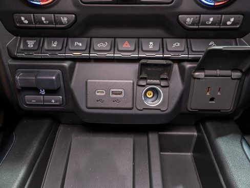 Used 2020 GMC Sierra 2500 Denali w/ Denali Ultimate Package AWD/4WD image 29