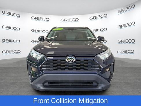 Used 2022 Toyota RAV4 XLE w/ Convenience Package FWD image 2