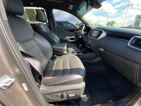 Used 2019 Kia Sorento SX FWD image 30