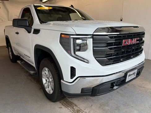 Used 2024 GMC Sierra 1500 Pro w/ Pro Value Package AWD/4WD image 4