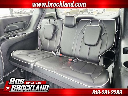 Used 2025 Chrysler Pacifica Limited FWD image 14