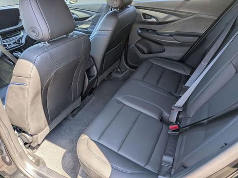 Certified 2025 Buick Envista Sport Touring FWD image 23