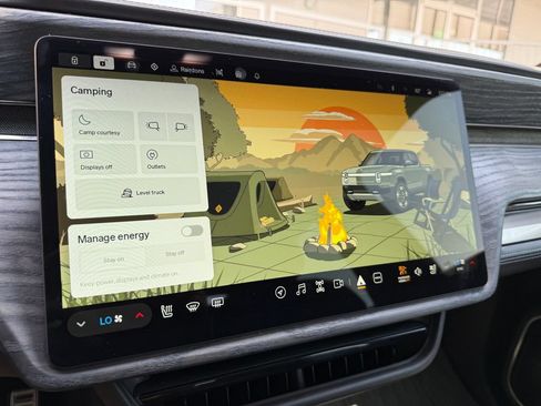 Used 2022 Rivian R1T Launch Edition AWD/4WD image 10