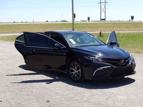Used 2023 Toyota Camry SE FWD image 28