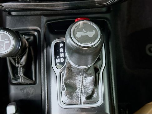 Used 2021 Jeep Wrangler Sahara w/ Cold Weather Group image 25