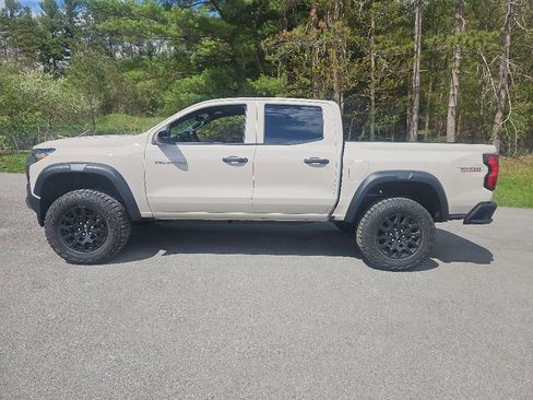New 2026 Chevrolet Colorado Trail Boss AWD/4WD image 2