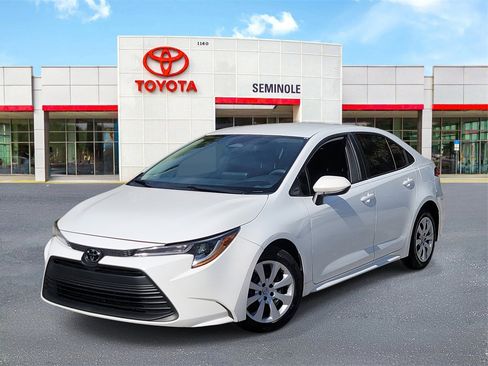 Used 2023 Toyota Corolla LE image 1