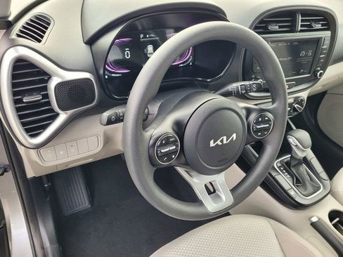 Used 2025 Kia Soul LX FWD image 24