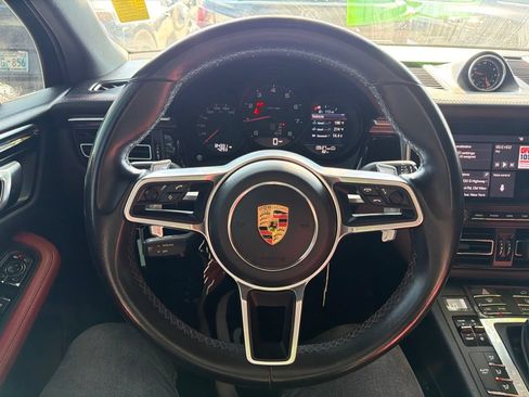 Used 2020 Porsche Macan AWD/4WD image 12