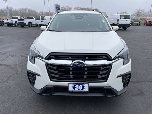 Used 2024 Subaru Ascent Premium w/ Convenience Package image 11