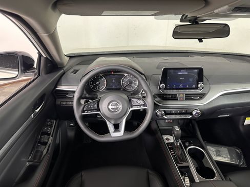 New 2025 Nissan Altima 2.5 SR image 34