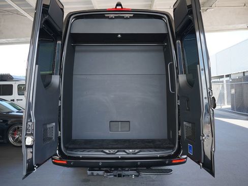 Used 2022 Mercedes-Benz Sprinter 2500 image 39