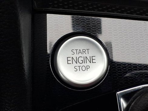 New 2026 Volkswagen Taos SEL image 16