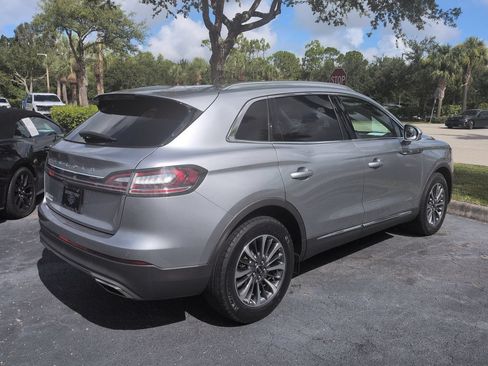 Used 2021 Lincoln Nautilus FWD w/ Equipment Group 101A image 4