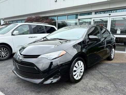 Used 2019 Toyota Corolla LE FWD image 3