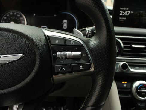 Used 2023 Genesis G70 2.0T AWD/4WD image 32