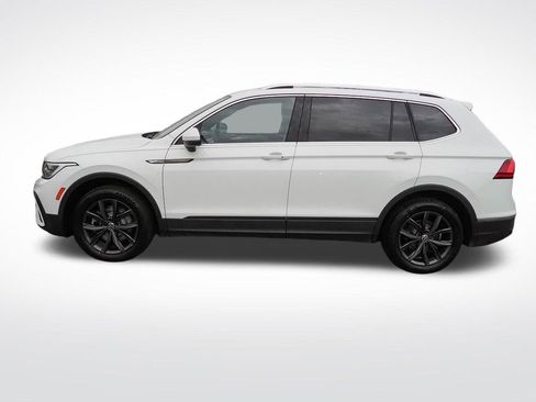 Used 2022 Volkswagen Tiguan SE w/ Panoramic Sunroof Package AWD/4WD image 4